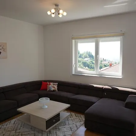 Villa 2 *